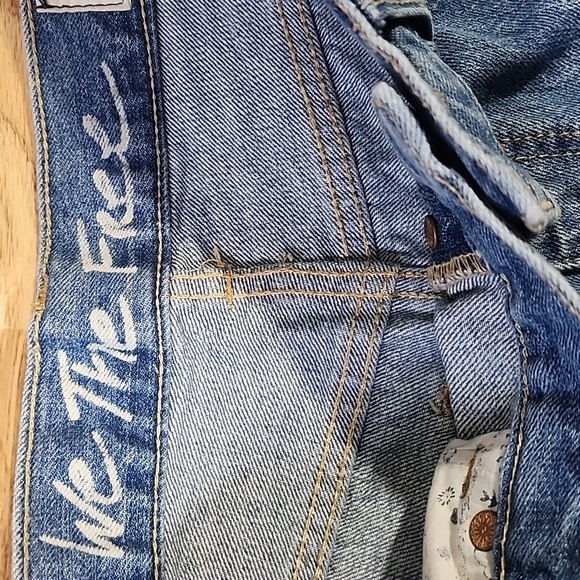 We The Free Women's Regular Distressed High Rise Blue Distressed Jeans Size 27 - Picture 2 of 8